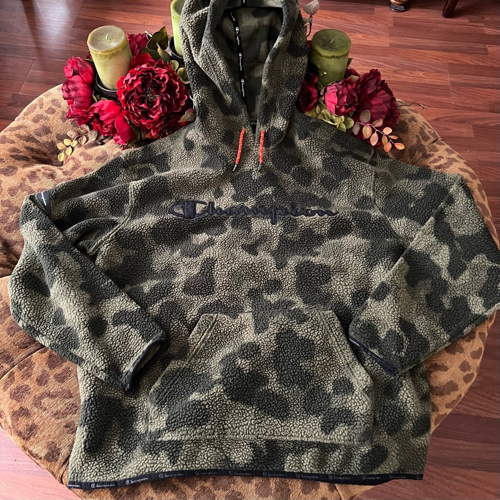 CHAMPION Camo Fleece Hoodie size Large